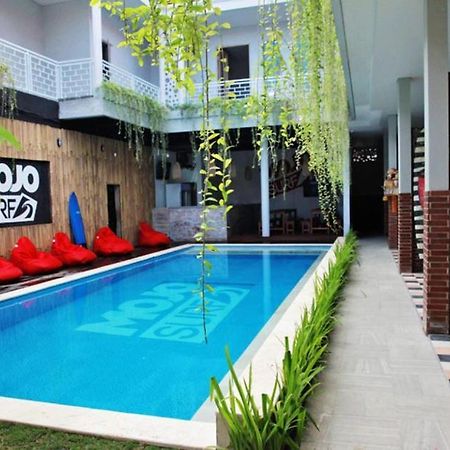 Mojosurf Camp Canggu エクステリア 写真