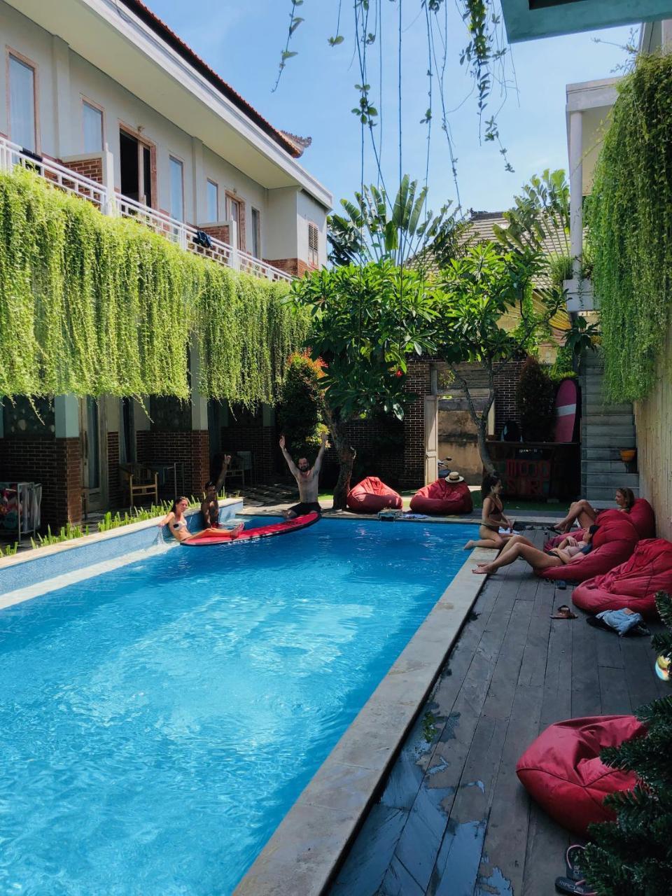 Mojosurf Camp Canggu エクステリア 写真